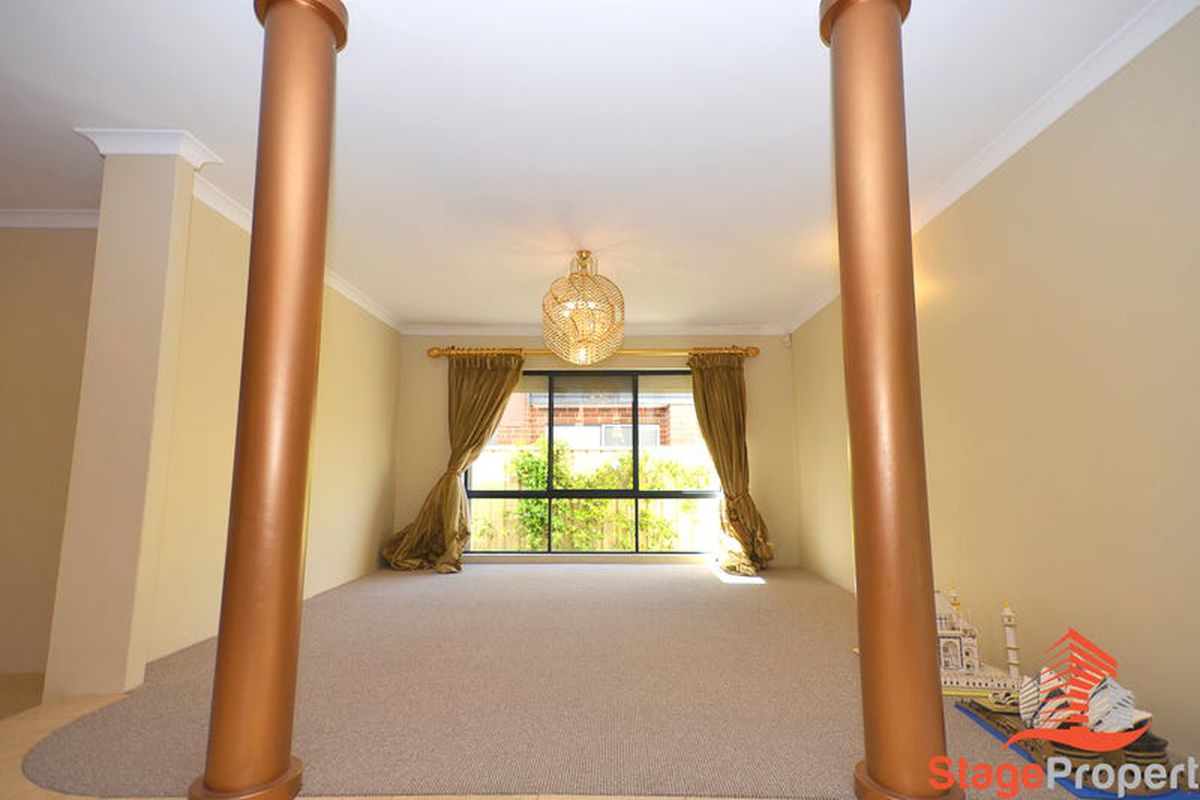 12 Bronzewing Loop, Wembley