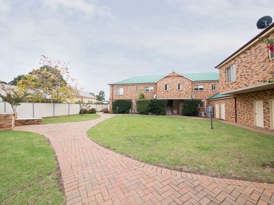 9 / 77 Bultje Street, Dubbo