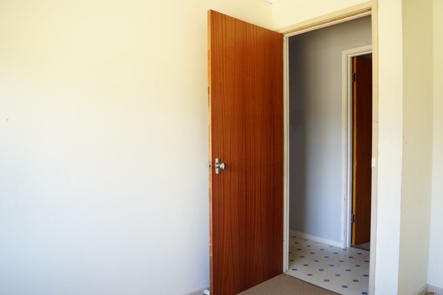 6 Felstead Avenue, Horsham