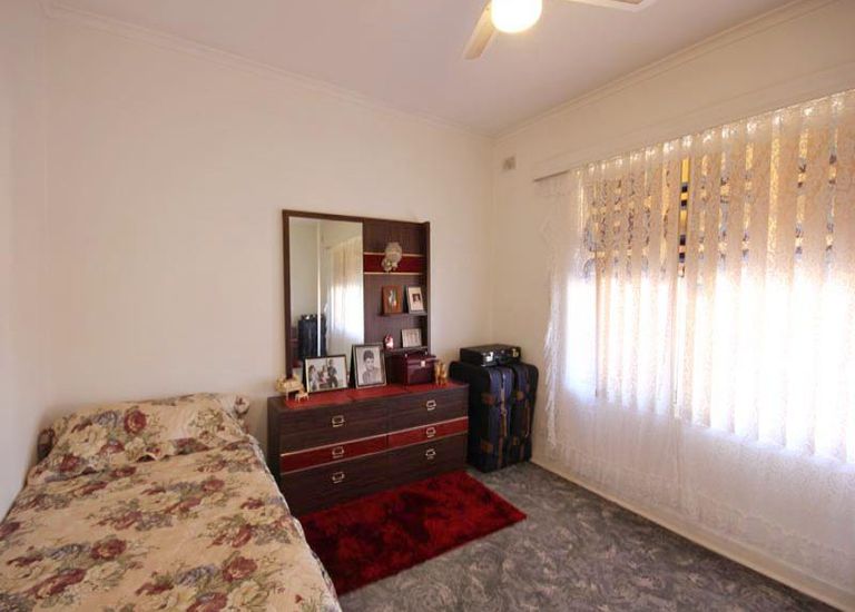12 / 4 Dunbar Terrace, Glenelg East
