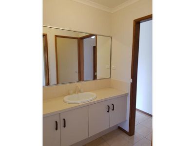 10 Shepherds Grove, Kings Park