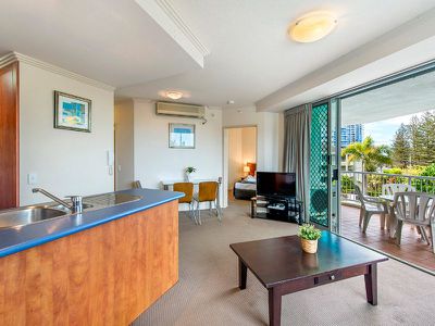 204 / 182 Marine Parade, Labrador