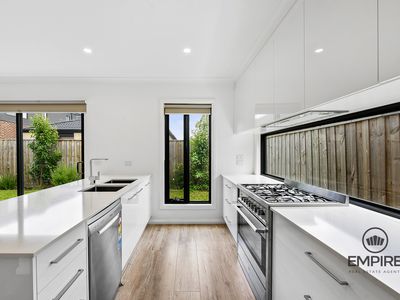 7 Hirst St, Cranbourne North