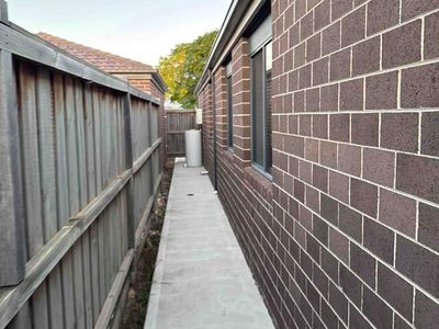 5 Dennerley Way, Truganina