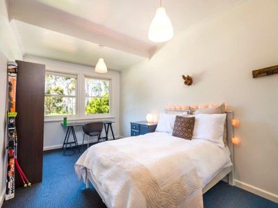 6 Cheniston Road, Mount Macedon
