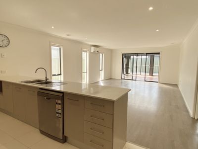 26 Ambleside Avenue, Wyndham Vale