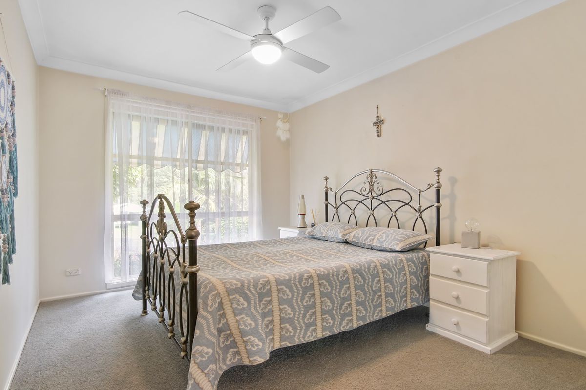 42 Mummaga Lake Drive, Dalmeny