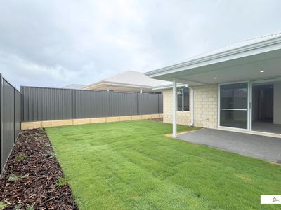 12 Oxley Street, Lakelands