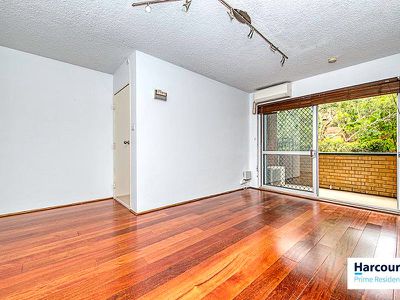 1 / 30 Trinculo Place, Queanbeyan