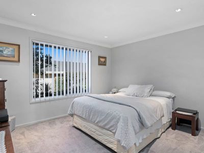 2 / 15-17 Holmes Avenue, Toukley