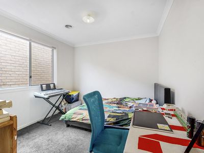 10 Armidale Drive, Pakenham