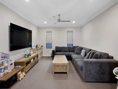 59 Makybe Diva Drive, Ooralea