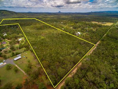 260 Illoura Place, Cooroibah