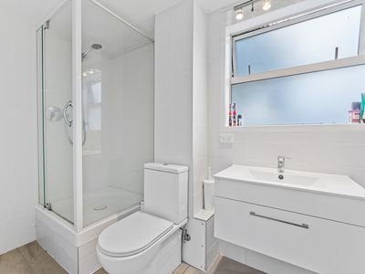 1/64 Seaview Road, Castor Bay