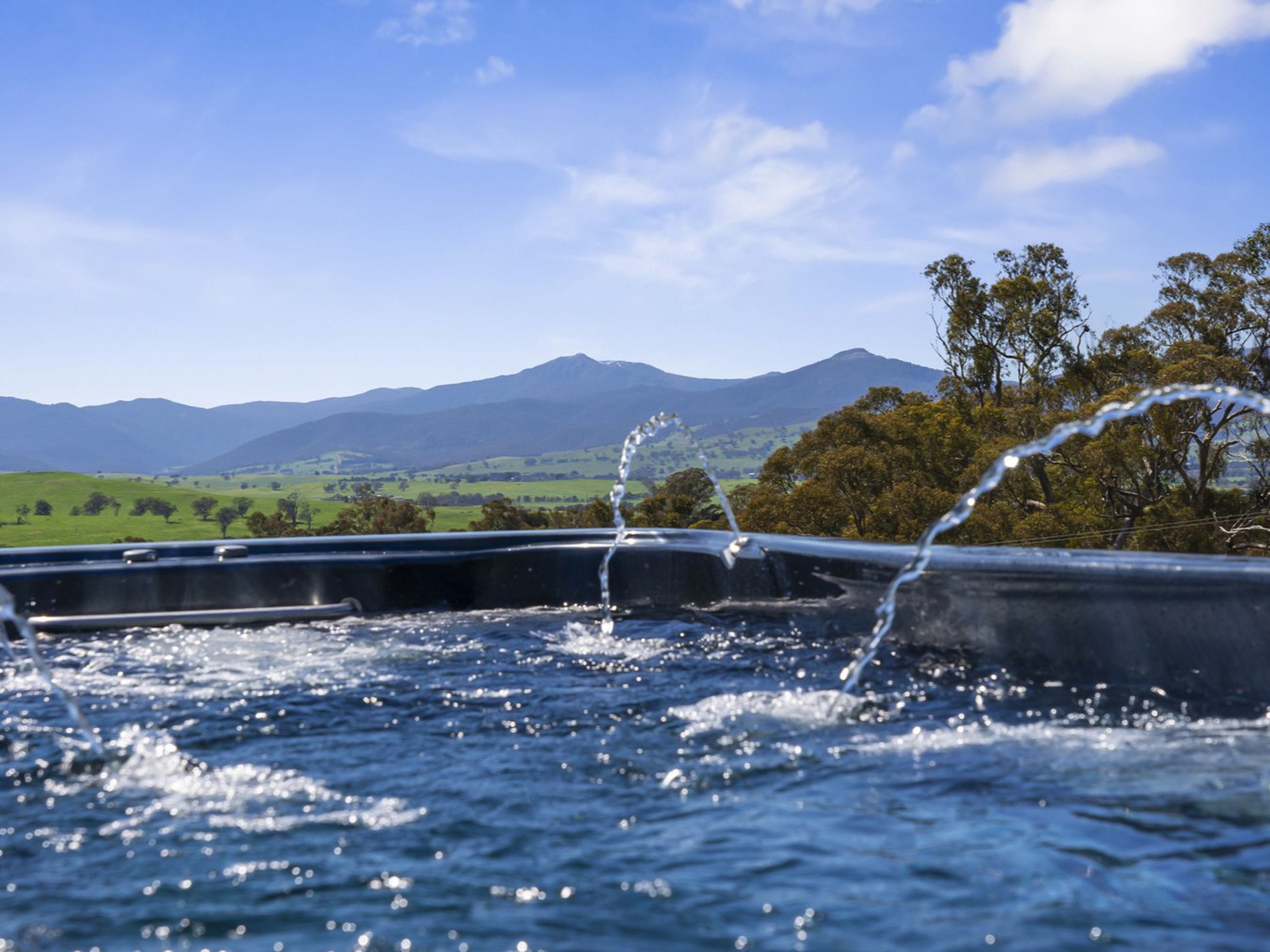 93 Drakes Hill Road, Mansfield