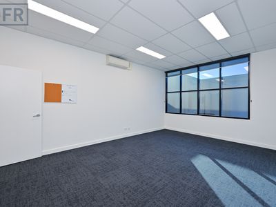 5 / 437 Yangebup Road, Cockburn Central
