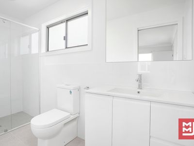 1 / 6 Addison Avenue, Lake Illawarra