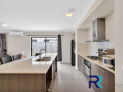 12 Lucindale Road, Wollert