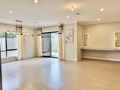 113 Holyoake Parade, Manor Lakes