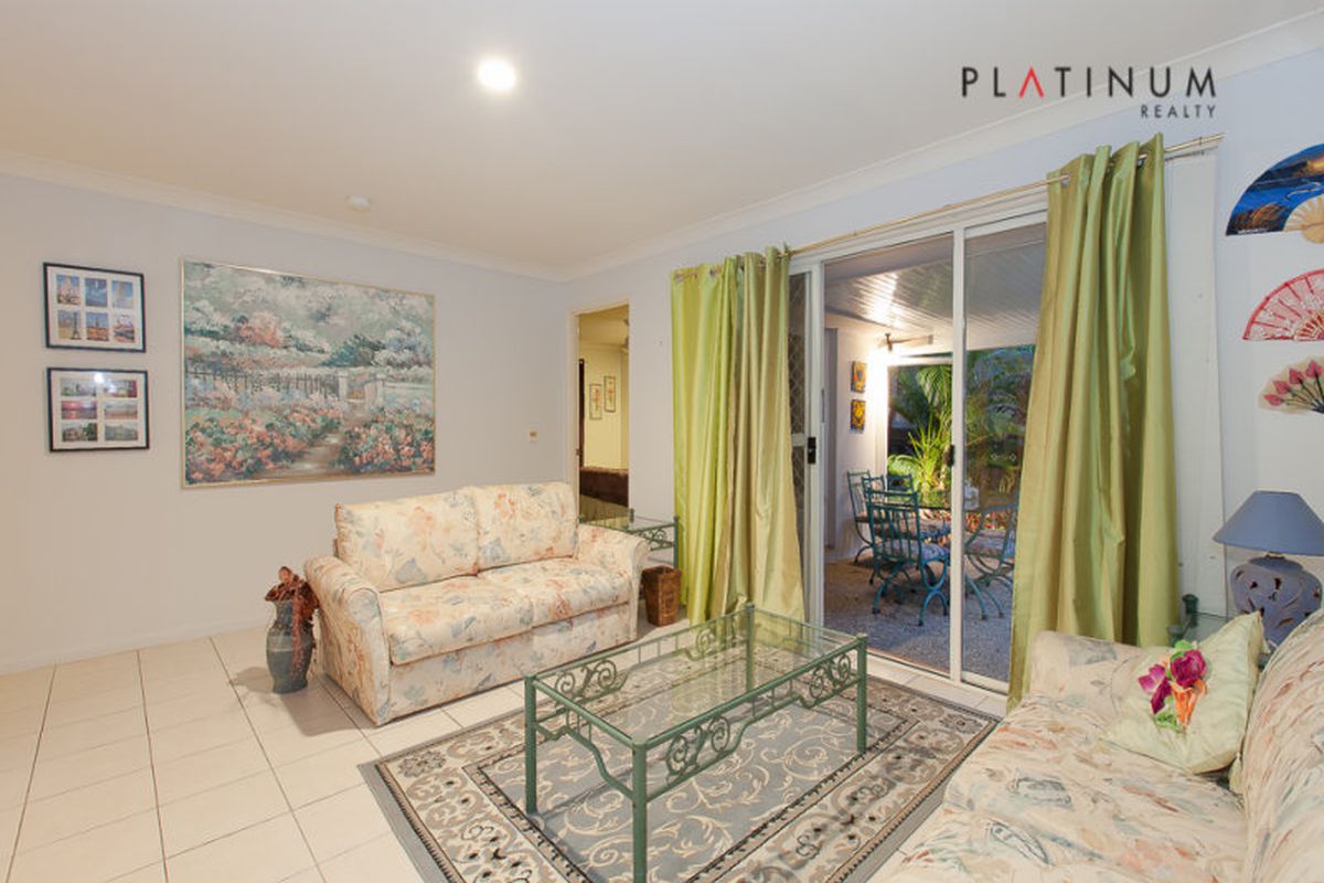 6 Elfin Street, Robina