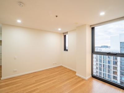 1701 / 10 Balfours Way, Adelaide