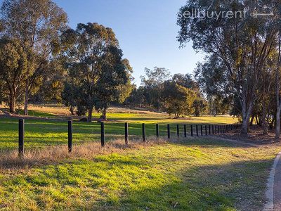 23 MCCULLOCH CRESCENT, Wodonga