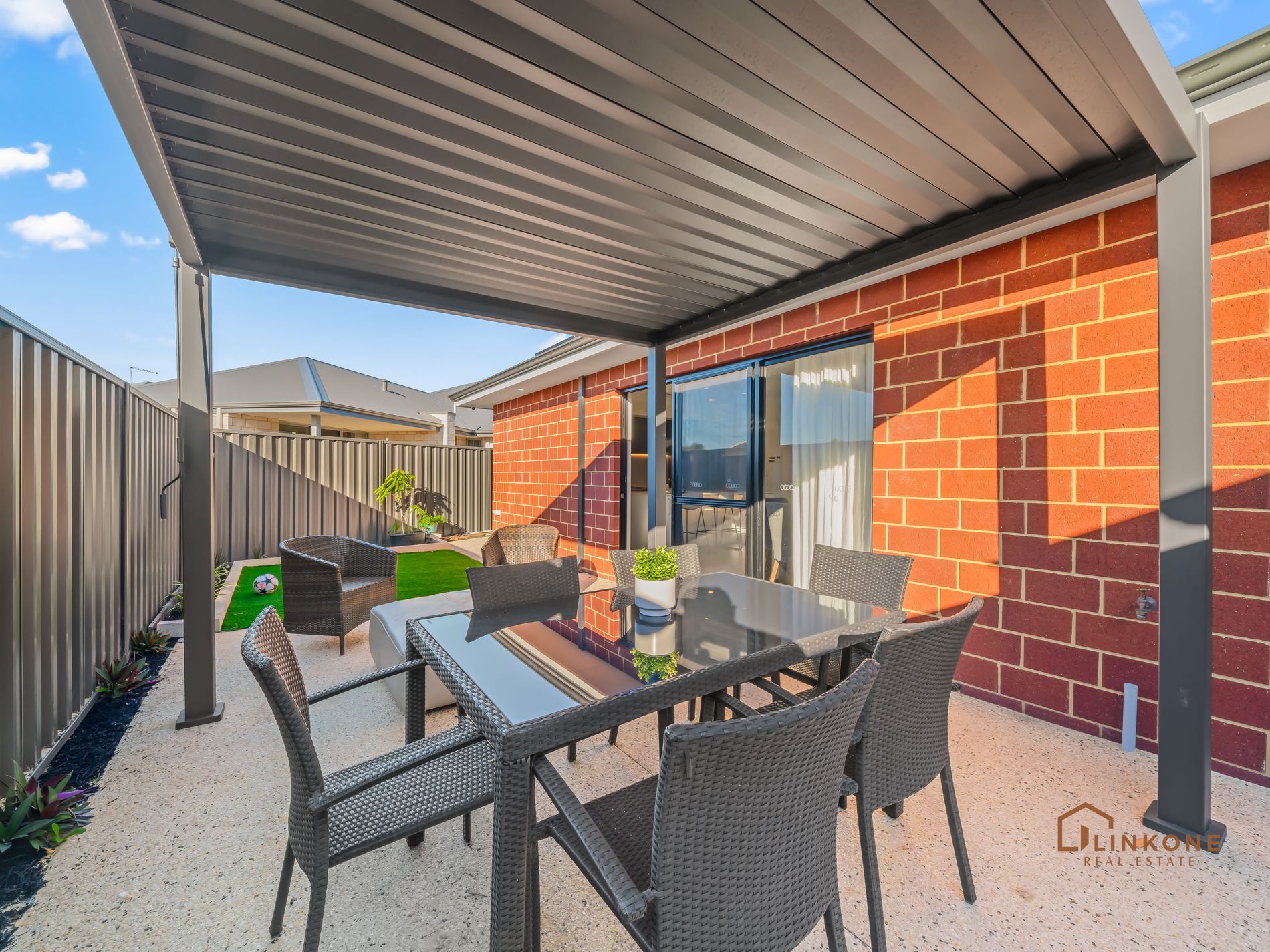 28 Arrowsmith Loop, South Guildford