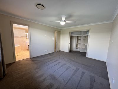 18 Peel Place, Dubbo