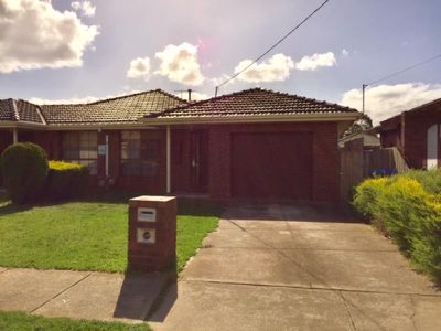 2/11 Baggott Drive, Hoppers Crossing