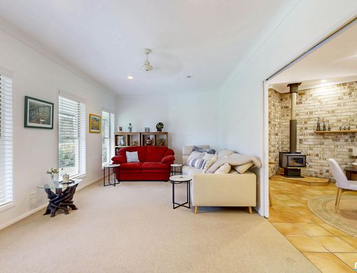 Elevated Privacy & Lifestyle on 2.5 Acres - Tinbeerwah's Hidden Gem image 9