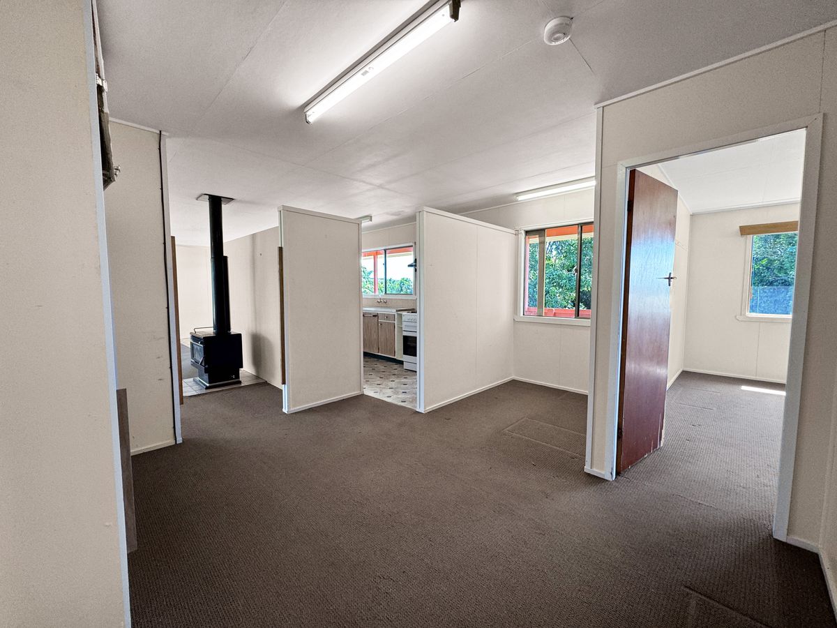 6 CANOPUS CIRCUIT, Atherton
