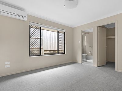 10 Daisy Street, Springfield Lakes