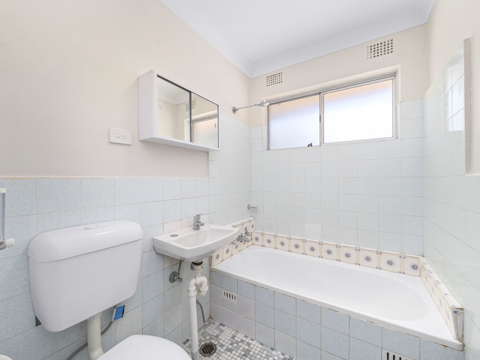 4 / 28 Hampstead Road, Homebush West