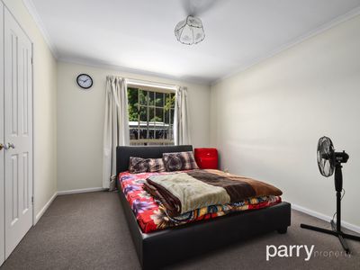 2 / 79 Outram Street, Summerhill
