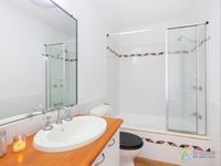 60 / 316  Long Street East, Graceville