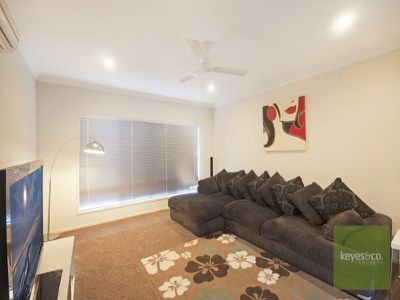 39 Waterlily Circuit, Douglas