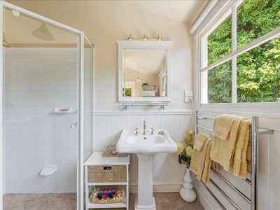 6 Britton Close, Elderslie