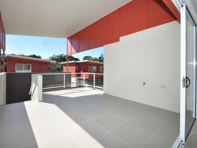 2 / 2 Howsan Street, Mount Gravatt East