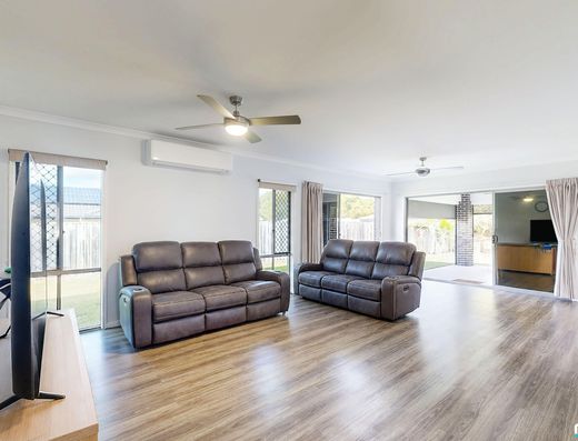 Spacious Family Living with Side Access and a Large Shed image 3