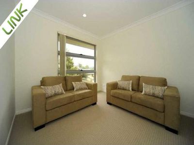 16 Carnarvon Cr, Waterford
