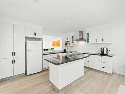71 The Parkway, Bradbury