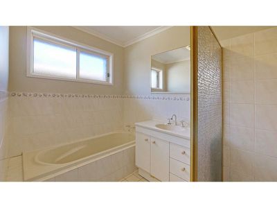 14 Davidson Drive, Dubbo
