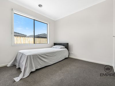 28 Lucid Crescent, Clyde