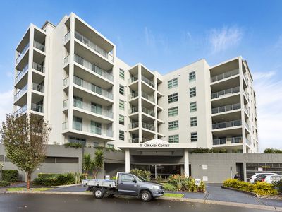 502 / 1 Grand Court, Fairy Meadow