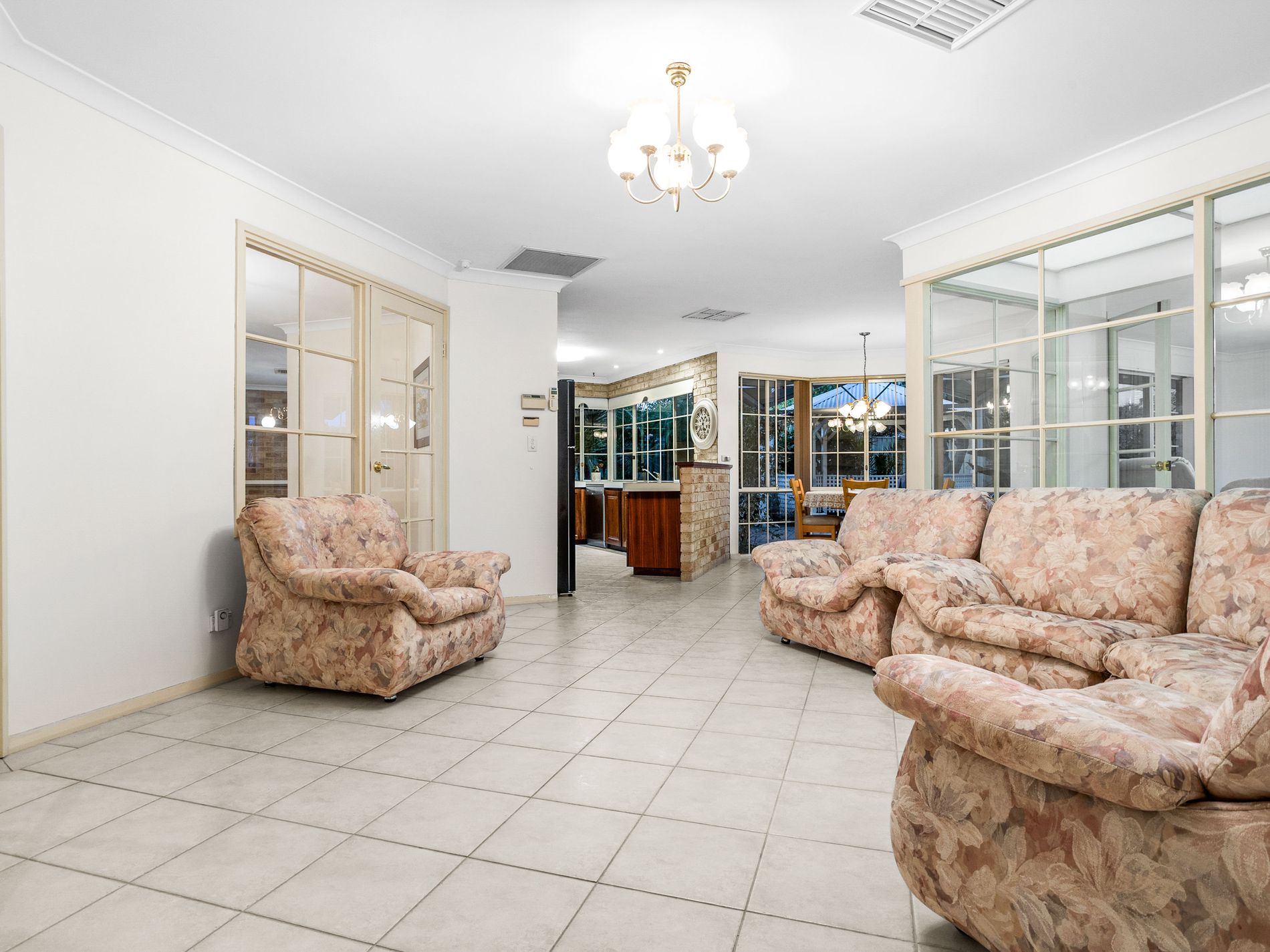 62 Kingsmill Gardens, Winthrop