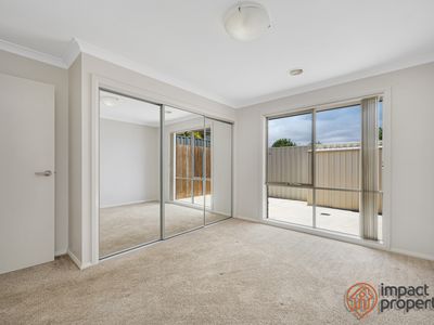 52 Lawrenson Circuit, Jacka