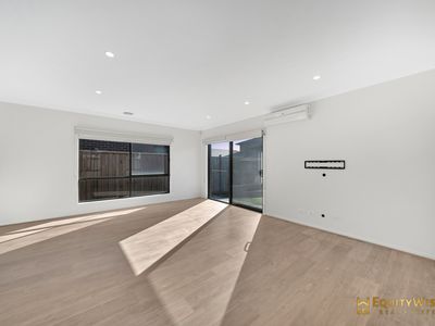 24 Crestfield Way, Wyndham Vale