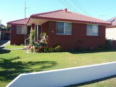 2 / 19 Sassafrass Avenue, Windang