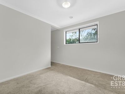39 Aquatic Drive, Cranbourne West