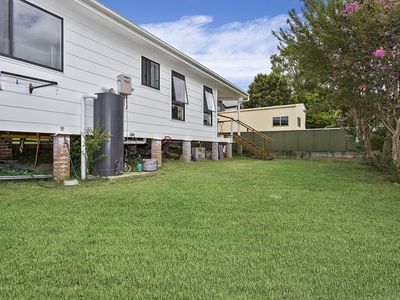 218 Farmborough Road, Farmborough Heights